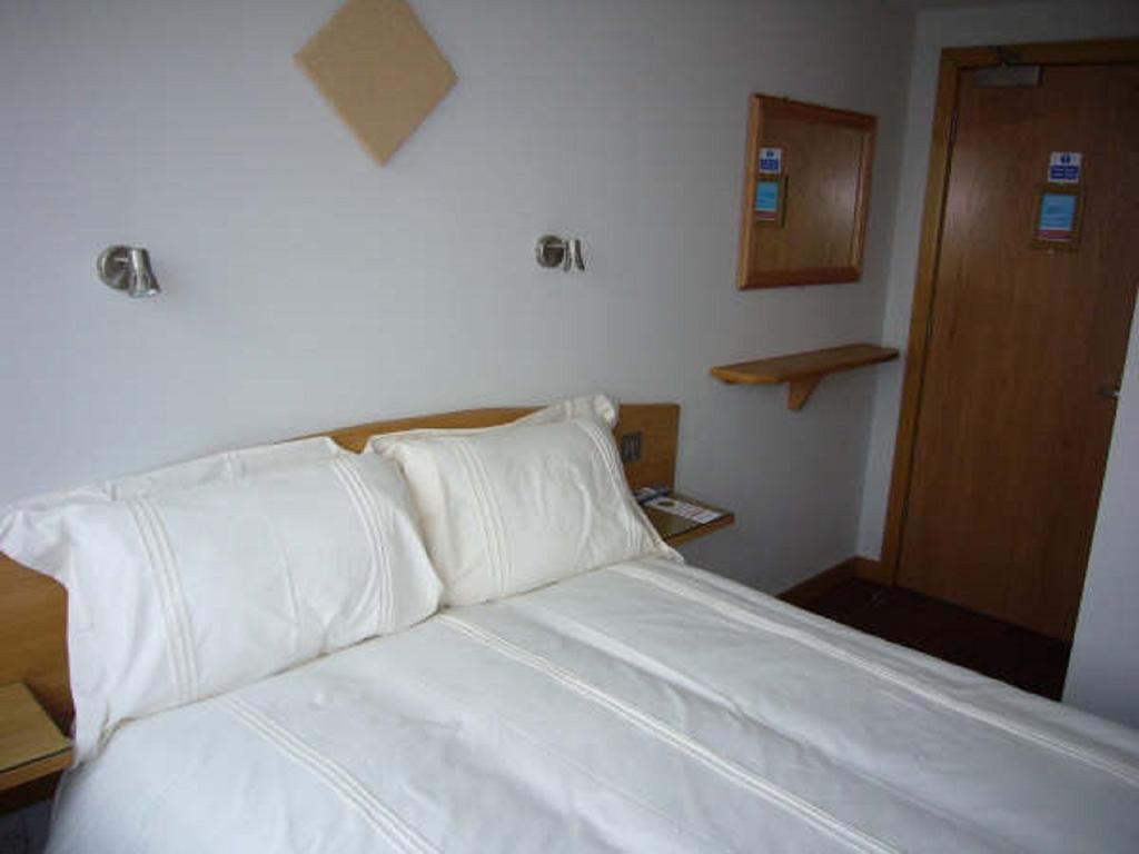 Rosemount Hotel Heathrow ハウンズロー エクステリア 写真
