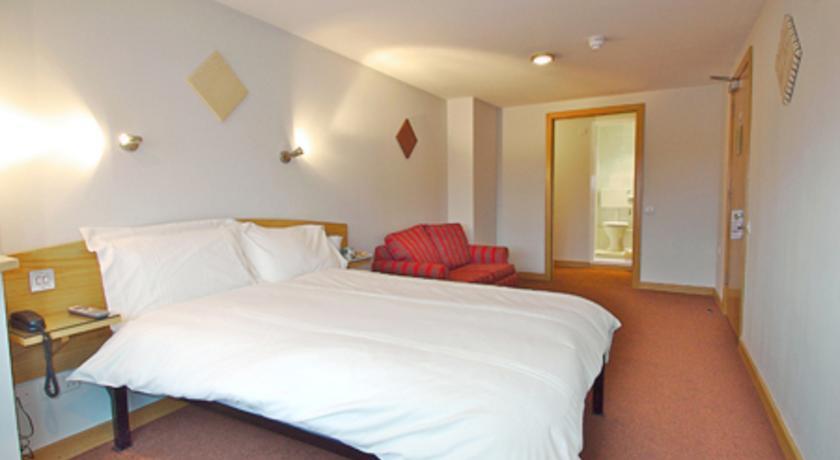 Rosemount Hotel Heathrow ハウンズロー 部屋 写真